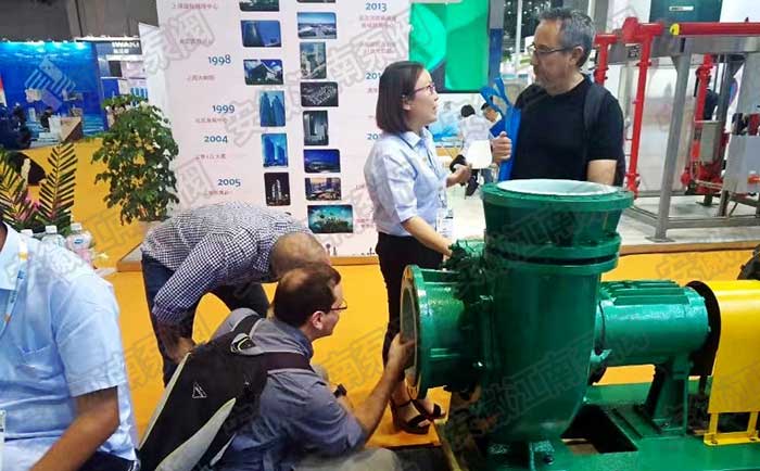 平博88泵阀接待外国客户